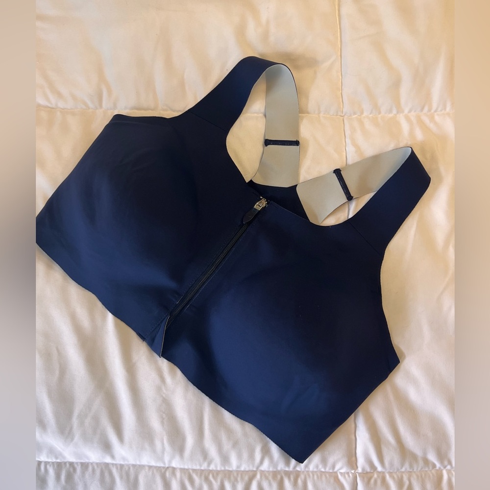 (L) seamless navy blue from zipper cross back sports bra with built in cups